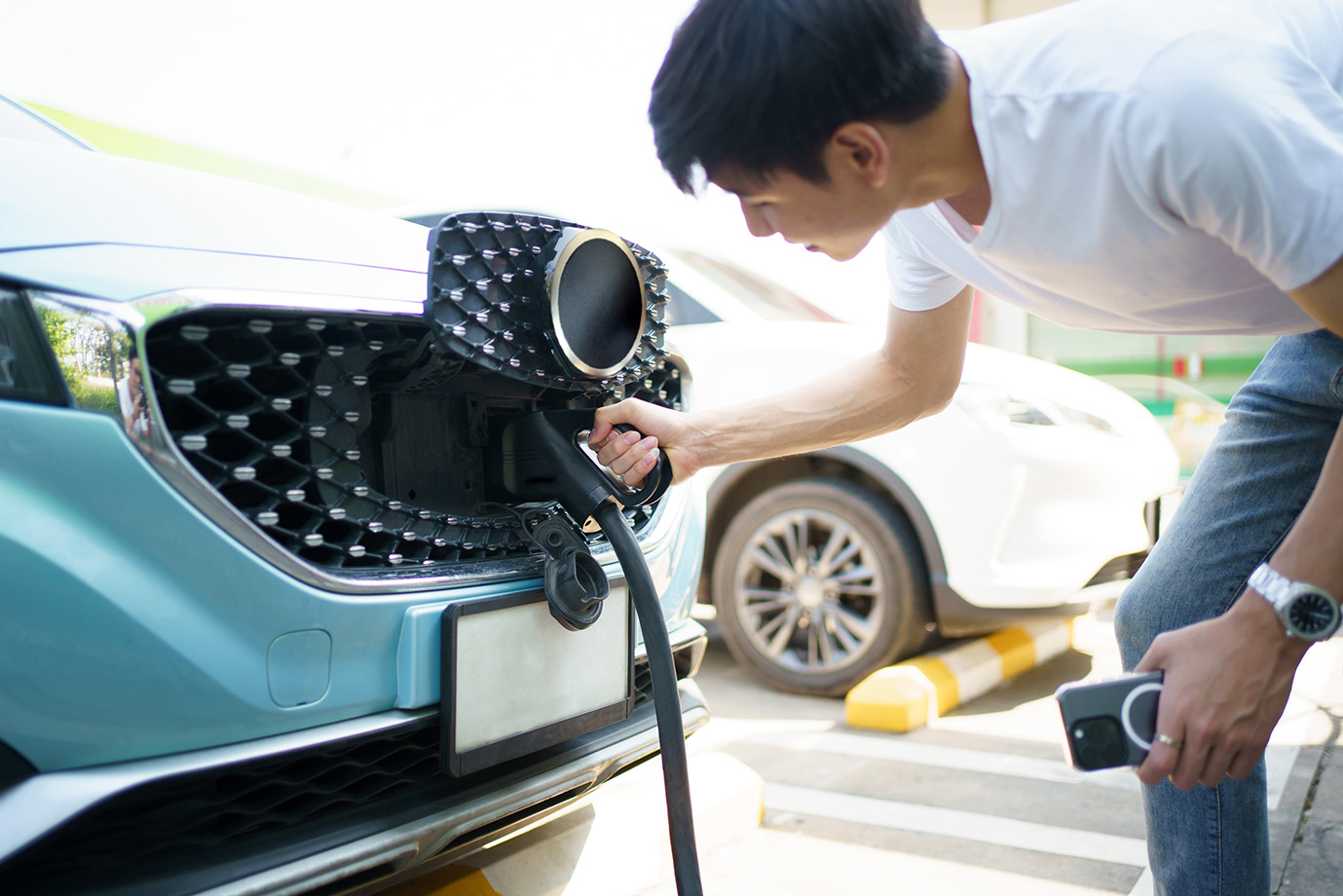 Figure 4: According to the Department of Land Transport (DLT), the number of EV’s registered on Thai streets reached 512,343 units as of November 30.