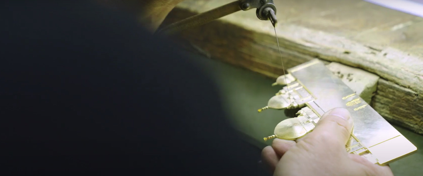 Royal Insignia – Nurturing the culture of gifting