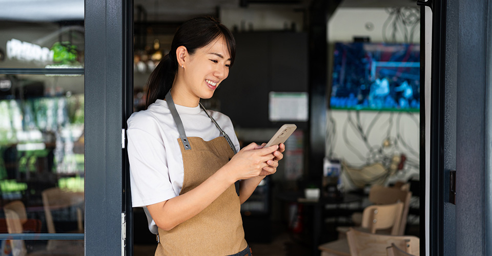 UOB and SMRT announce a tailored programme to support Stellar Lifestyle tenants at SMRT stations