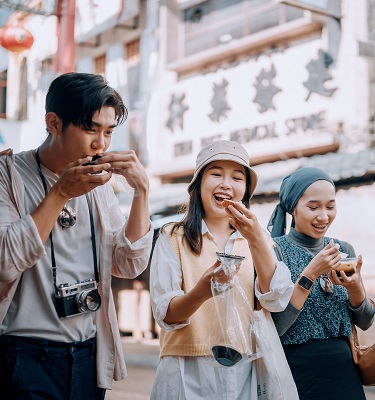 Tap, pay, save: How to travel smarter with digital payments