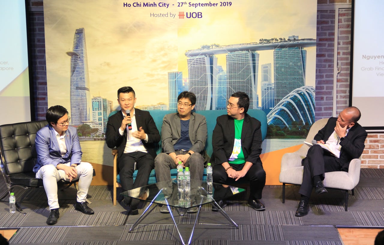 (from left to right) The ‘FinTech Opportunities in ASEAN’ panel participated by Mr. Jian Min Sim, CEO and Co-founder, SourceSage, Mr. Fred Lim, Country Head of Retail Banking, UOB Vietnam, Mr. Damien Pang, Deputy Chief FinTech Officer, MAS, Mr. Tuan Anh Nguyen, Head of Grab Financial Group Vietnam and moderated by Mr. Vo Tan Long, Partner at PwC Vietnam.