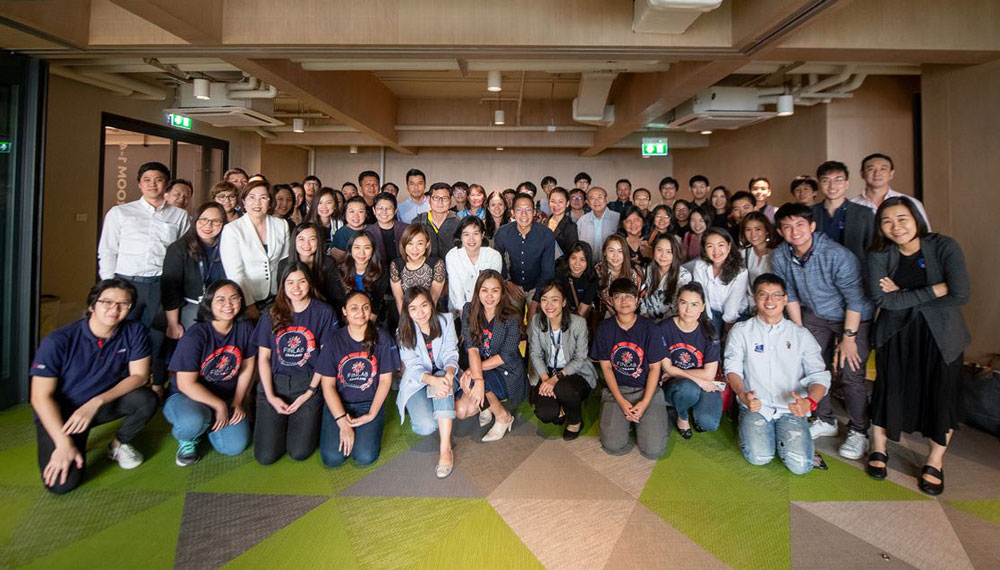 The FinLab team, together with participants from the Smart Business Transformation Workshop in Thailand at the start of 2020.