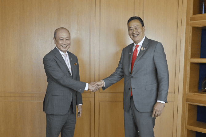 New Thai PM visits UOB during first official trip to Singapore